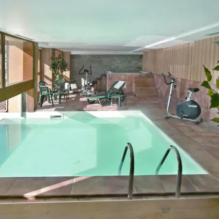 Apartment 3 Pieces 6 Personnes, 3* - Valloire, Pres Des Pistes, Balcon, Piscine Et Parking Inclus - Fr-1-263-271 Valloire